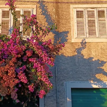 Bertie's - Comfort One Bedroom With Balcony And Sea View A3 Apartman