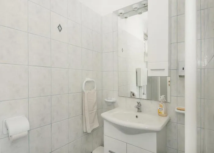 Bertie's - Comfort One Bedroom With Balcony And Sea View A3 *